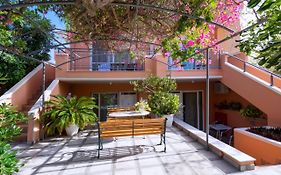 Poseidon Studios&Apartments
